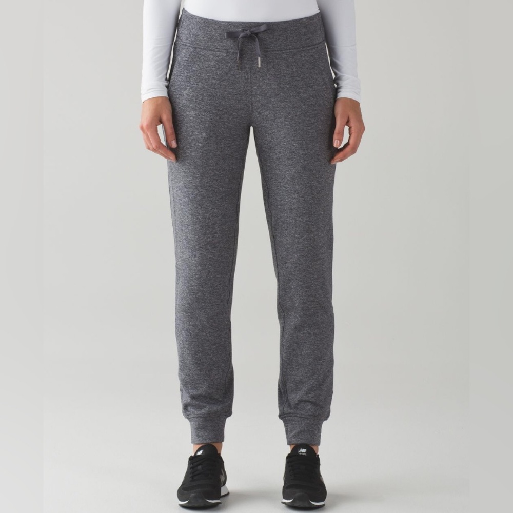Lululemon Ready To Rulu Pant Joggers in Heathered Dark Carbon, Size‎ 6